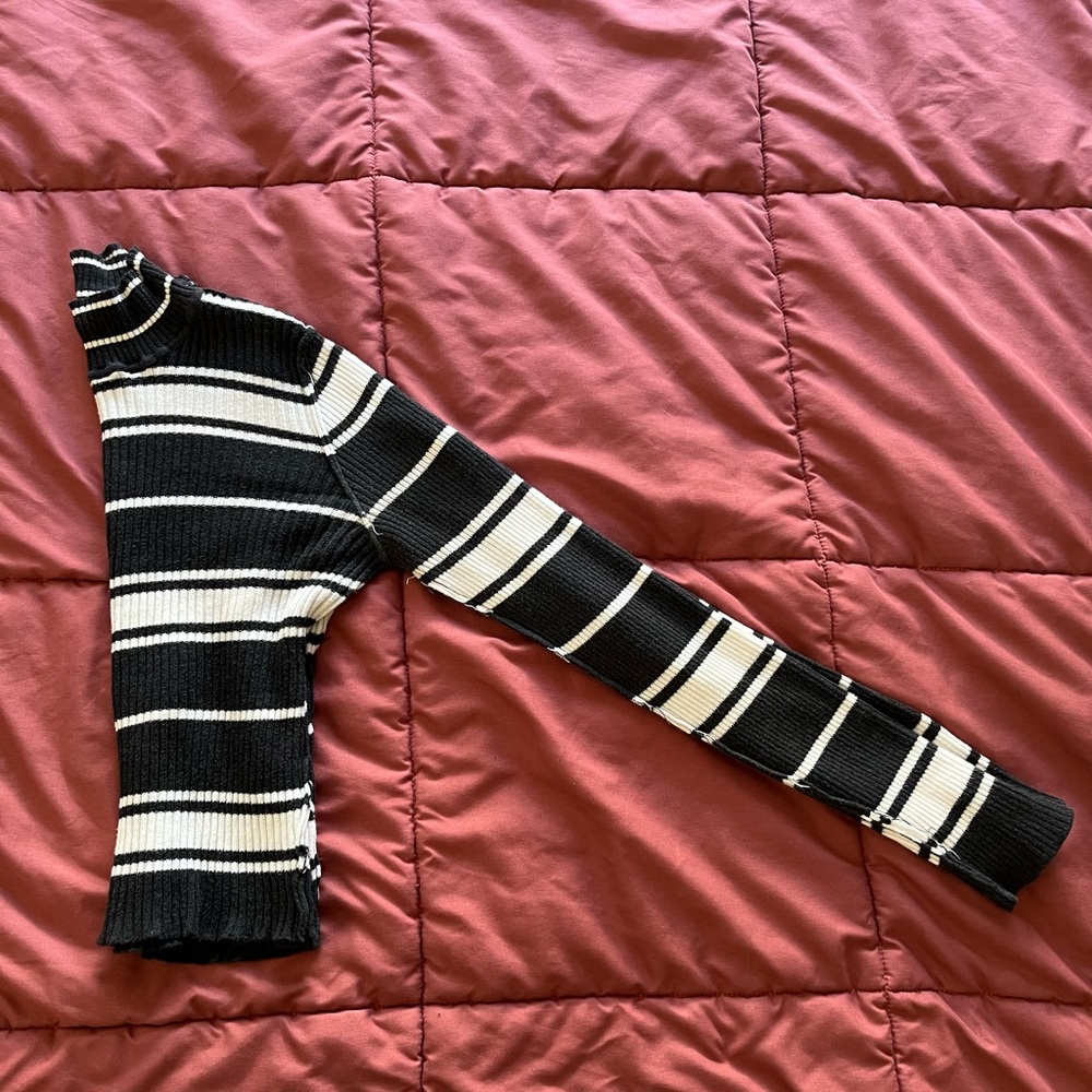 Brandy Melville Sweater